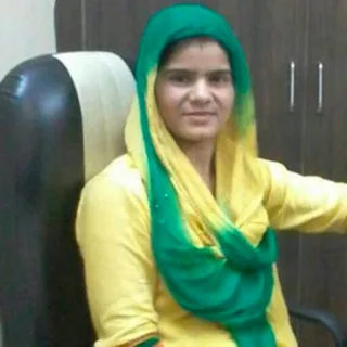 HINA QAMAR